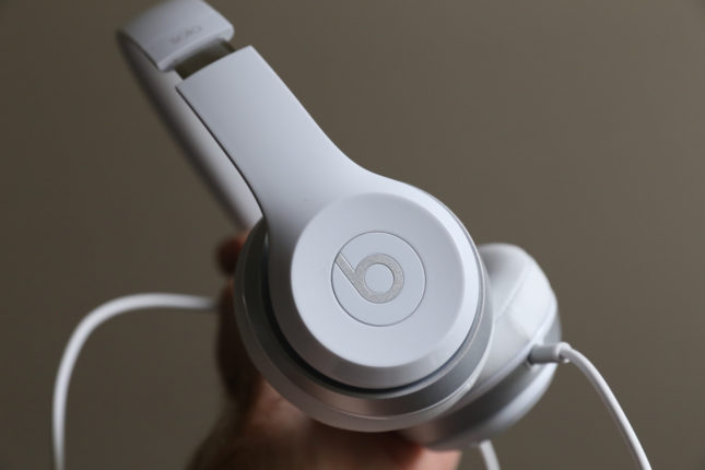 Apple's rumored premium over-the-ear headphones could feature noise cancelling